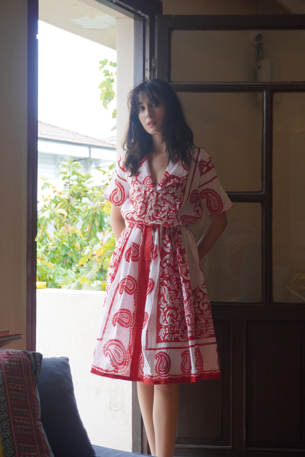 Batik Koleksiyon – Kırmızı & Beyaz Desenli Midi Elbise