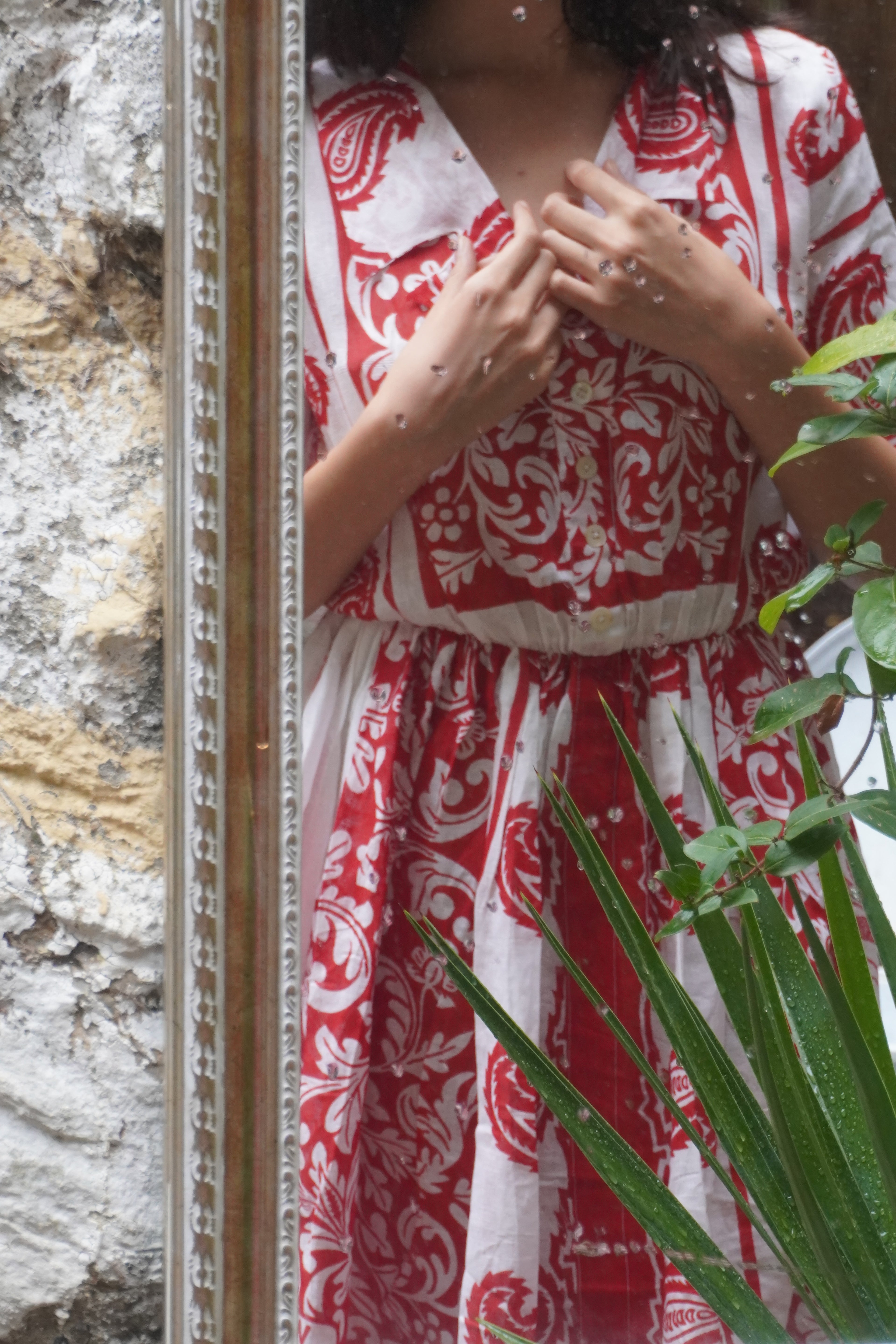 Batik Koleksiyon – Kırmızı & Beyaz Desenli Midi Elbise