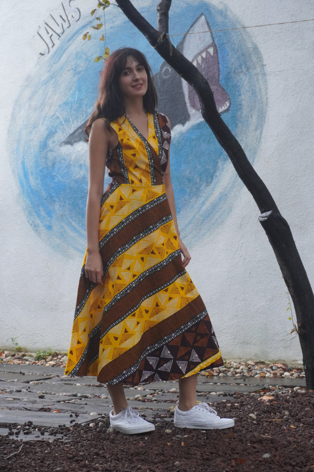 Kitenge Koleksiyon – Sarı & Kahverengi Geometrik Desenli Uzun Elbise