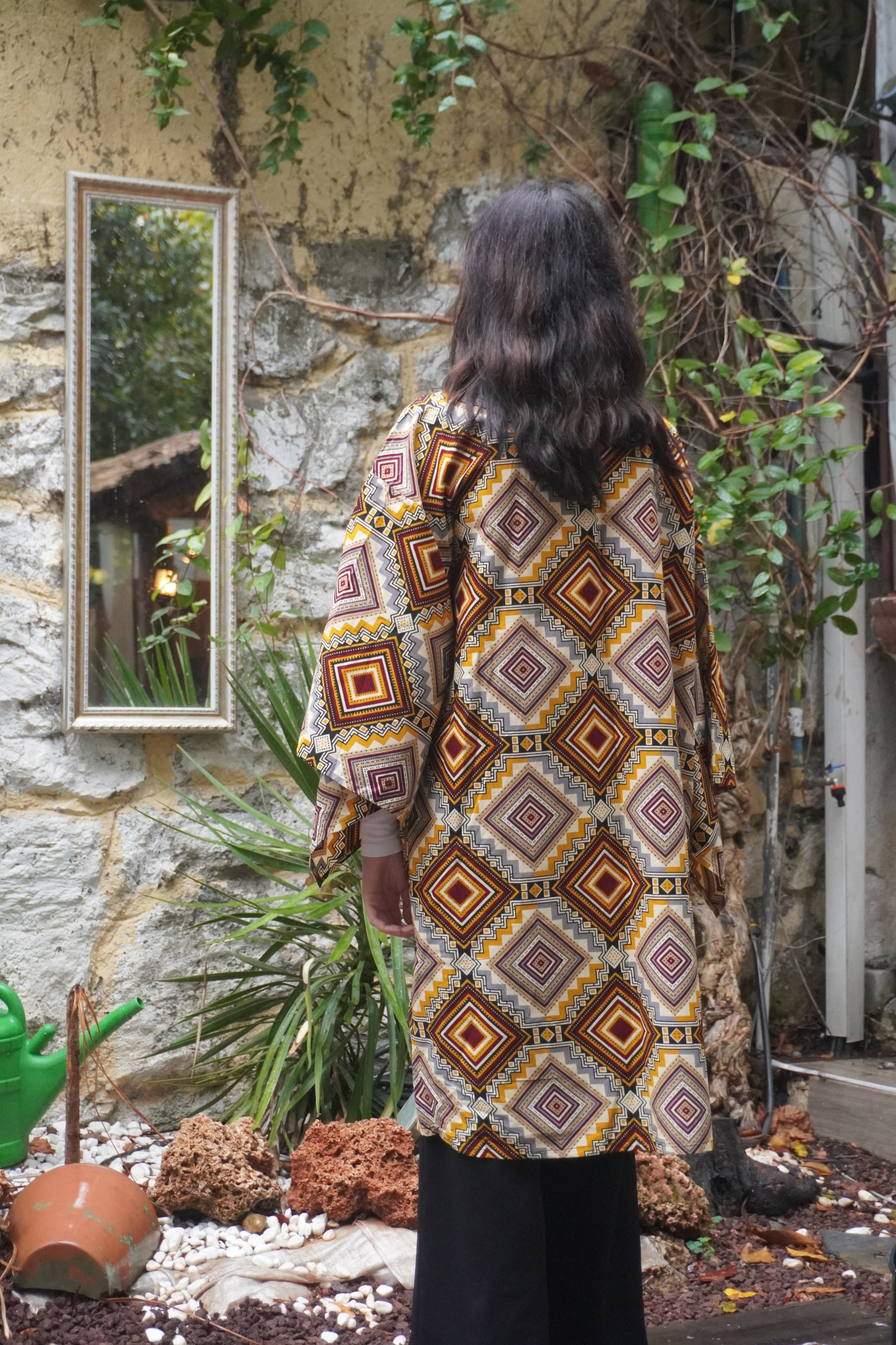 Kitenge Koleksiyon – Etnik Desenli Uzun Kimono Ceket