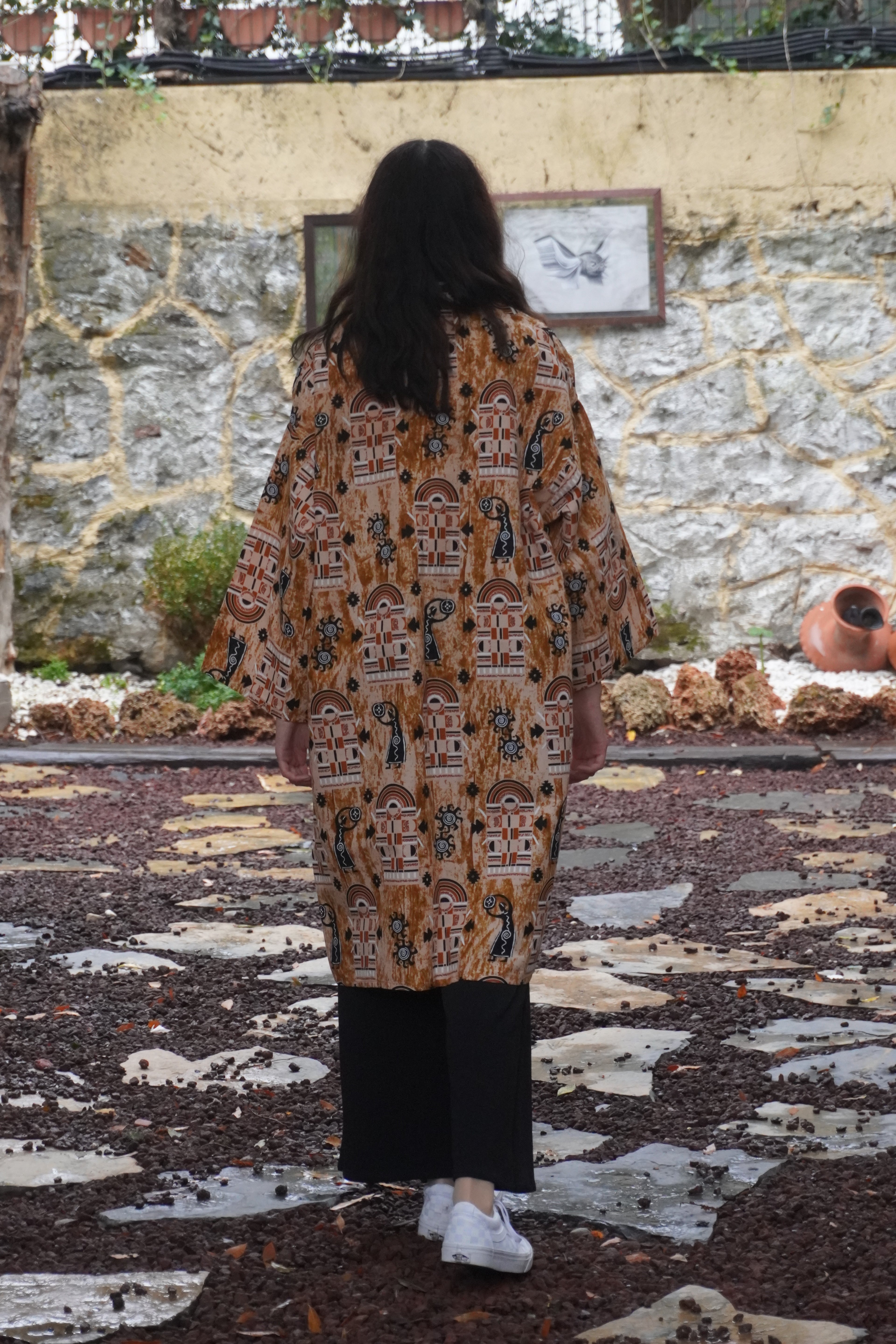 Kitenge Koleksiyonu – Sarı & Siyah Etnik Desenli Uzun Kimono Ceket