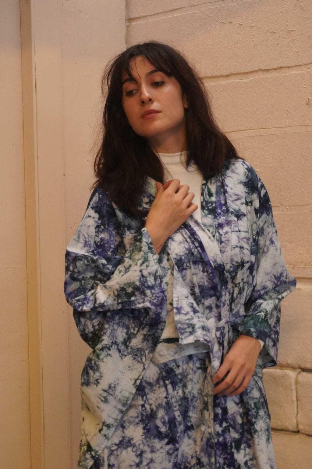 Batik Koleksiyonu – Lacivert Desenli Uzun Kimono Ceket