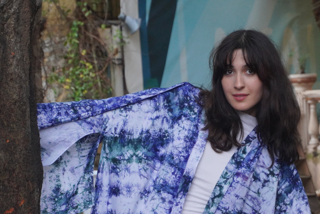 Batik Koleksiyonu – Lacivert Desenli Uzun Kimono Ceket