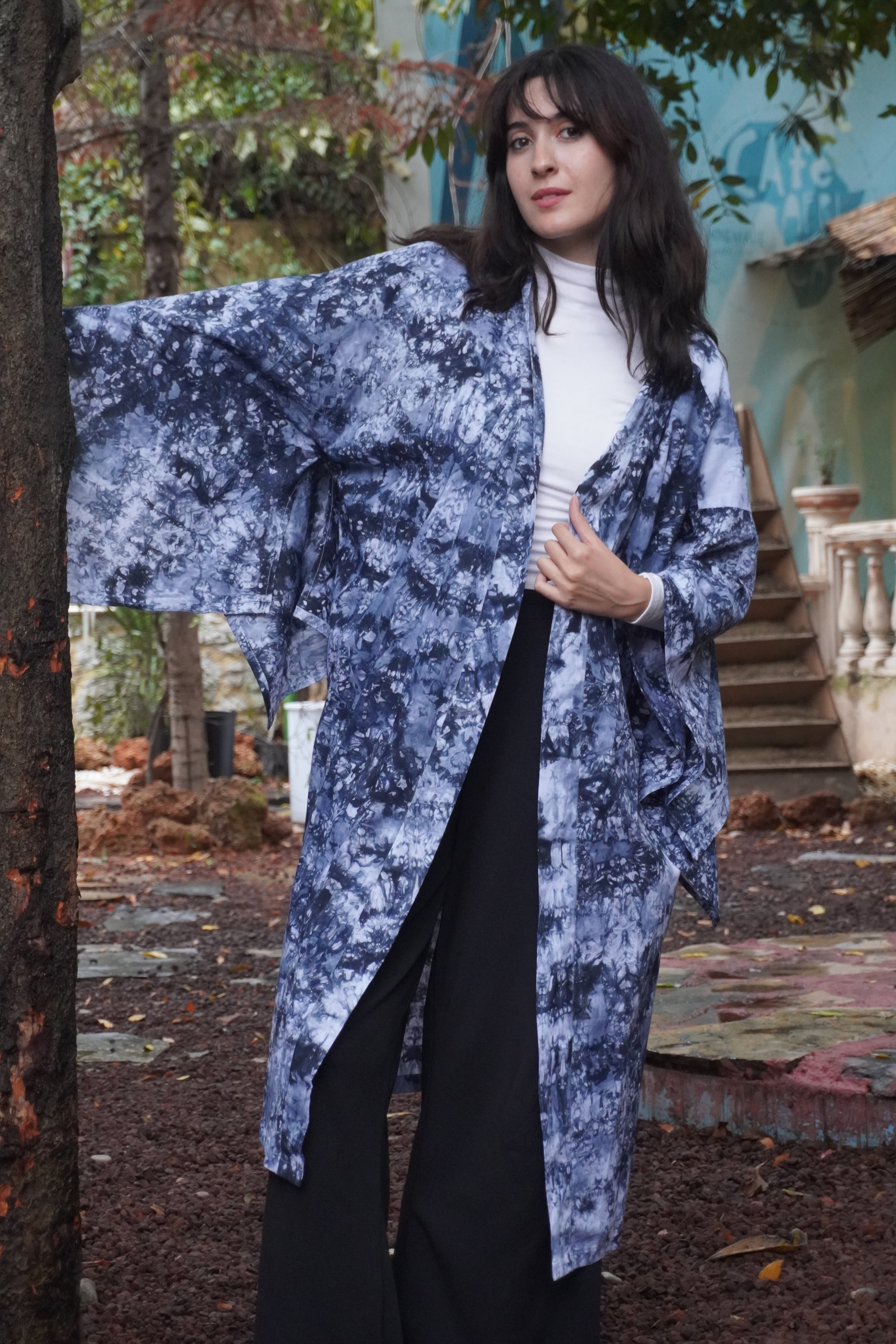 Batik Koleksiyonu – Lacivert Desenli Uzun Kimono Ceket