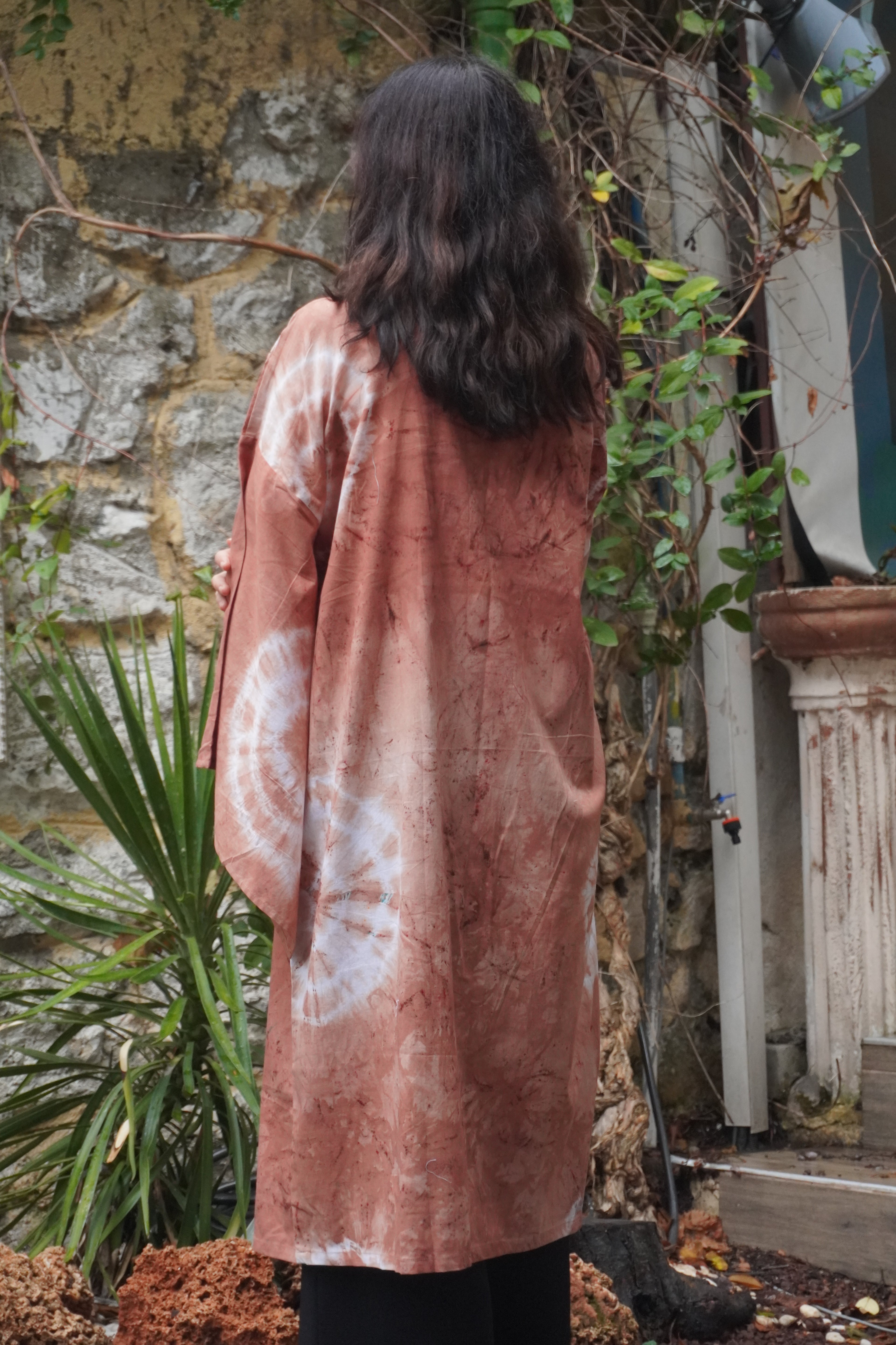 Batik Koleksiyonu – Toprak Tonlu Uzun Kimono Ceket